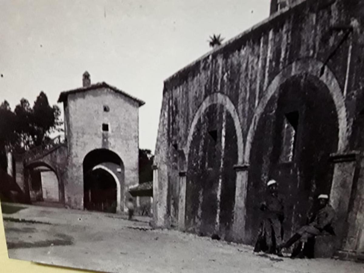 Alloggio La Torre Fossanova Priverno エクステリア 写真